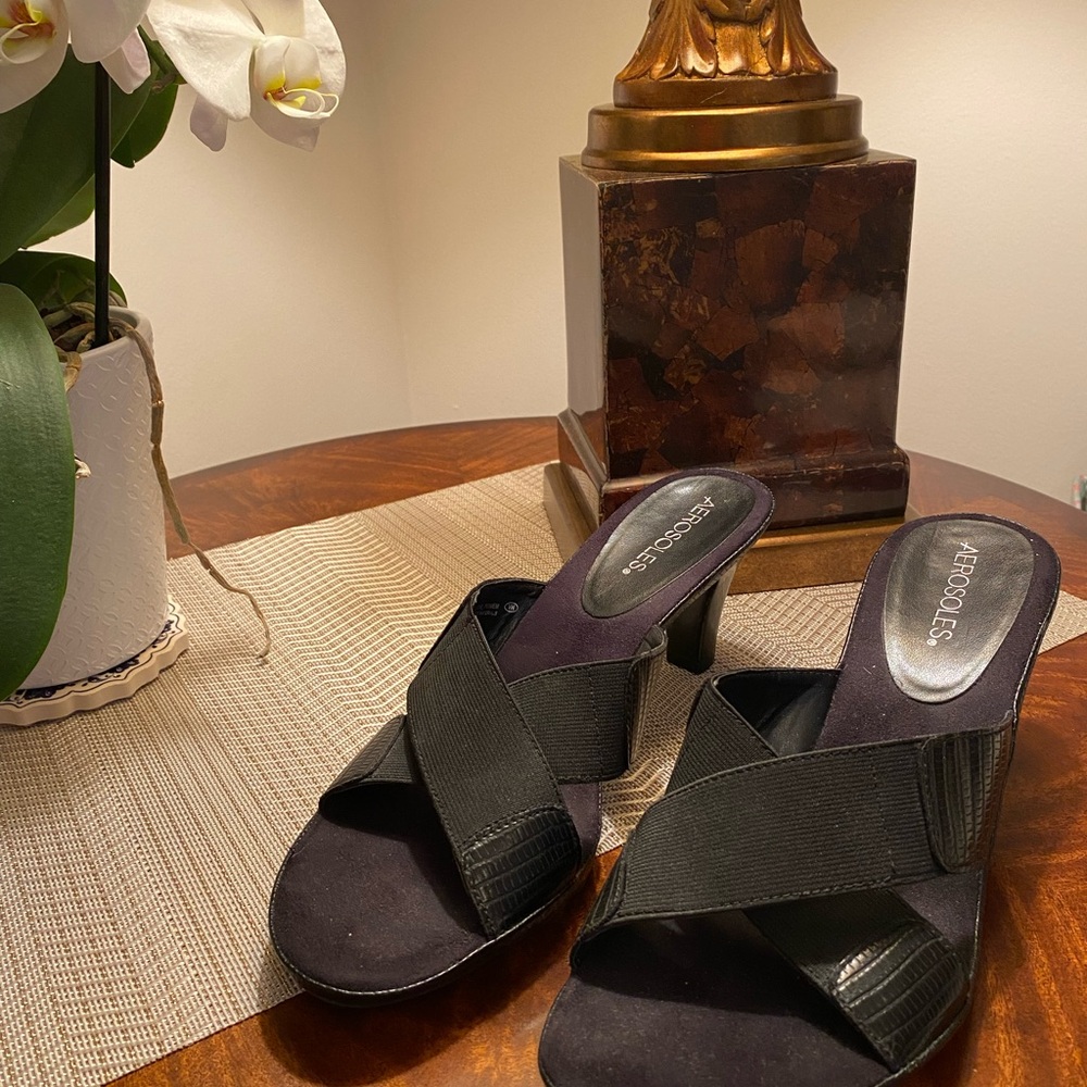 AEROSOLES Black Heels with Crisscross Straps